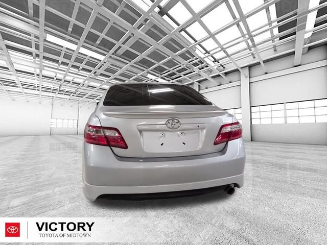 Used 2009 Silver Toyota SE image 5