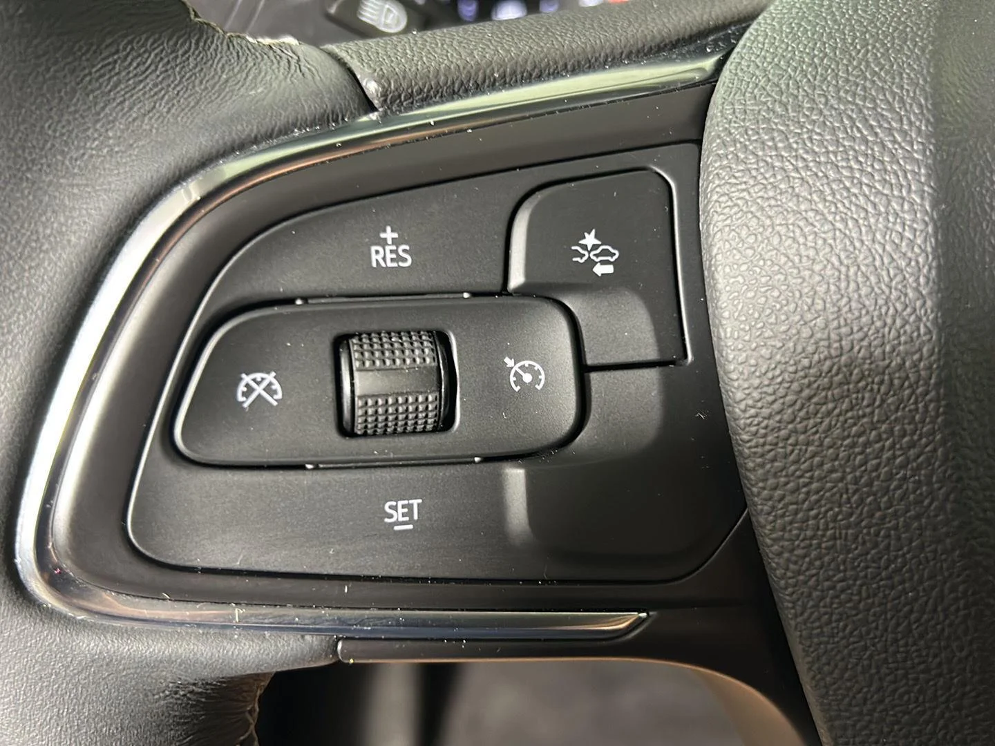 Used 2023 Summit White Buick Select image 20