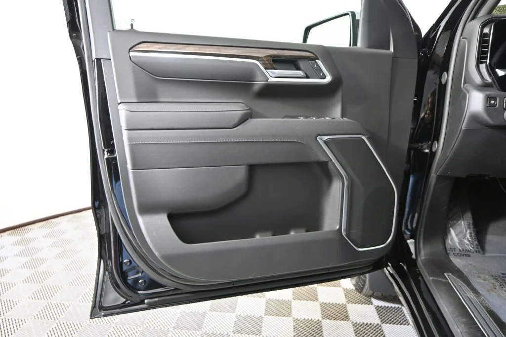 New 2026 Black Chevrolet LT image 18