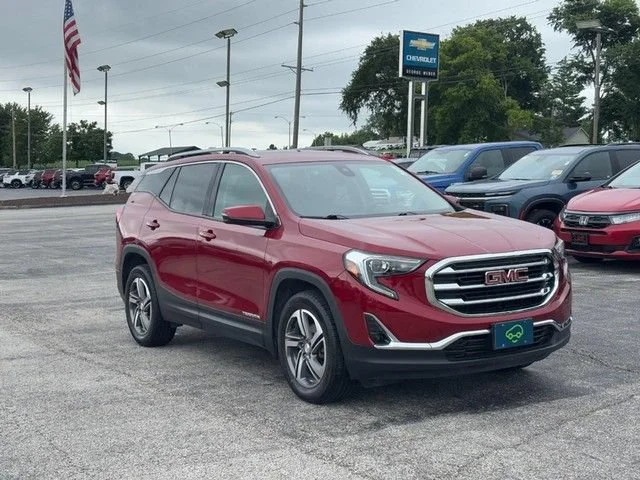 Used 2021 RED QUARTZ TINTCOAT GMC SLT image 7