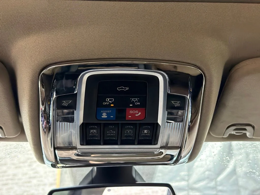 Used 2019 Ivory White Tri-Coat Pearlcoat Ram Limited image 22