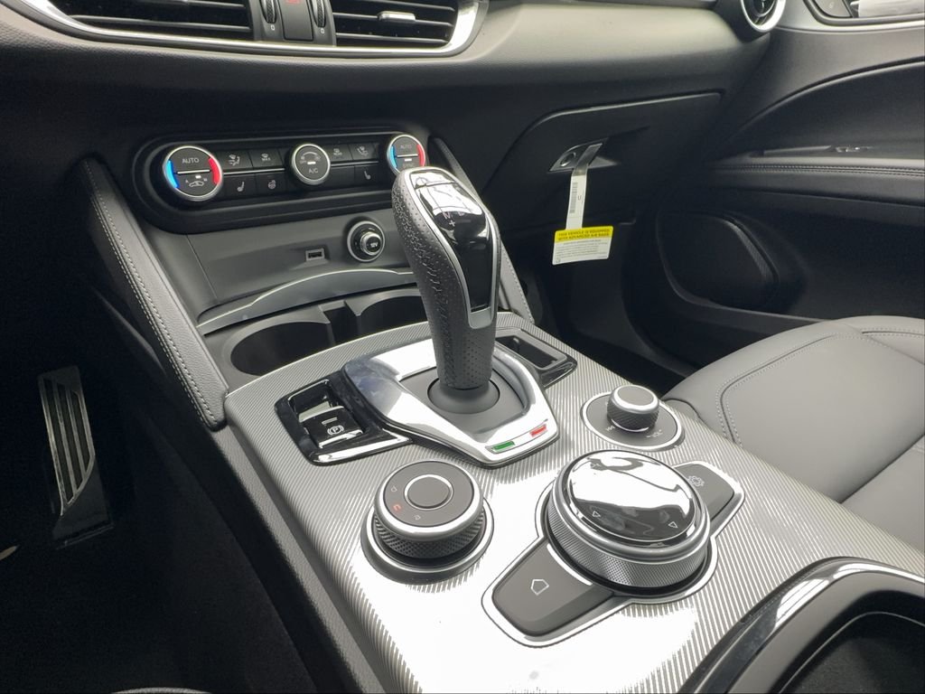 2025 Alfa Romeo Stelvio Base - Photo 45