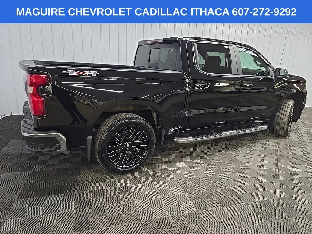 Used 2019 Black Chevrolet LT image 3