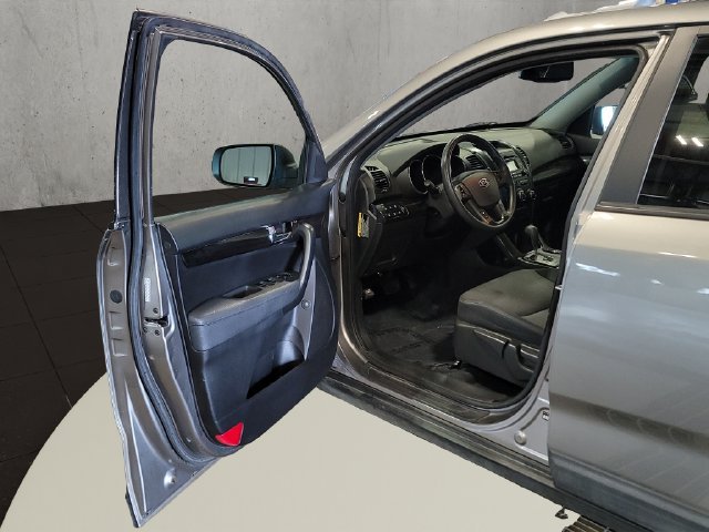 Used 2011 Titanium Silver Kia LX image 15