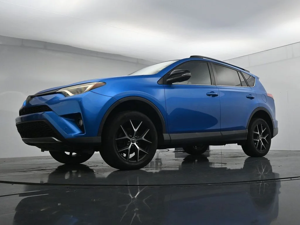 Used 2017 Blue Toyota SE image 19