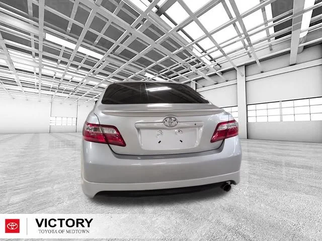 Used 2009 Silver Toyota SE image 5