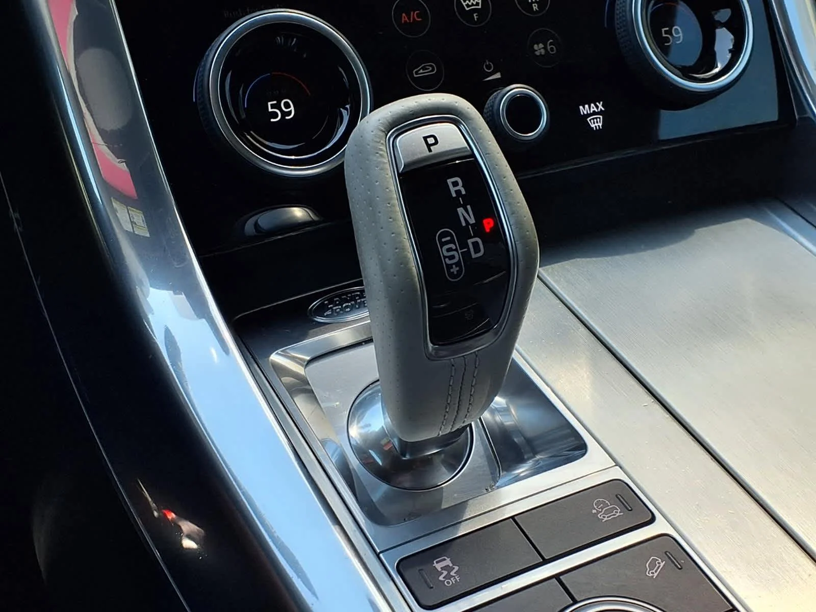 Used 2022 Fuji White Land Rover SVR image 20