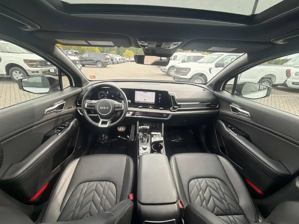 Used 2023 White Kia X-Pro Prestige image 26