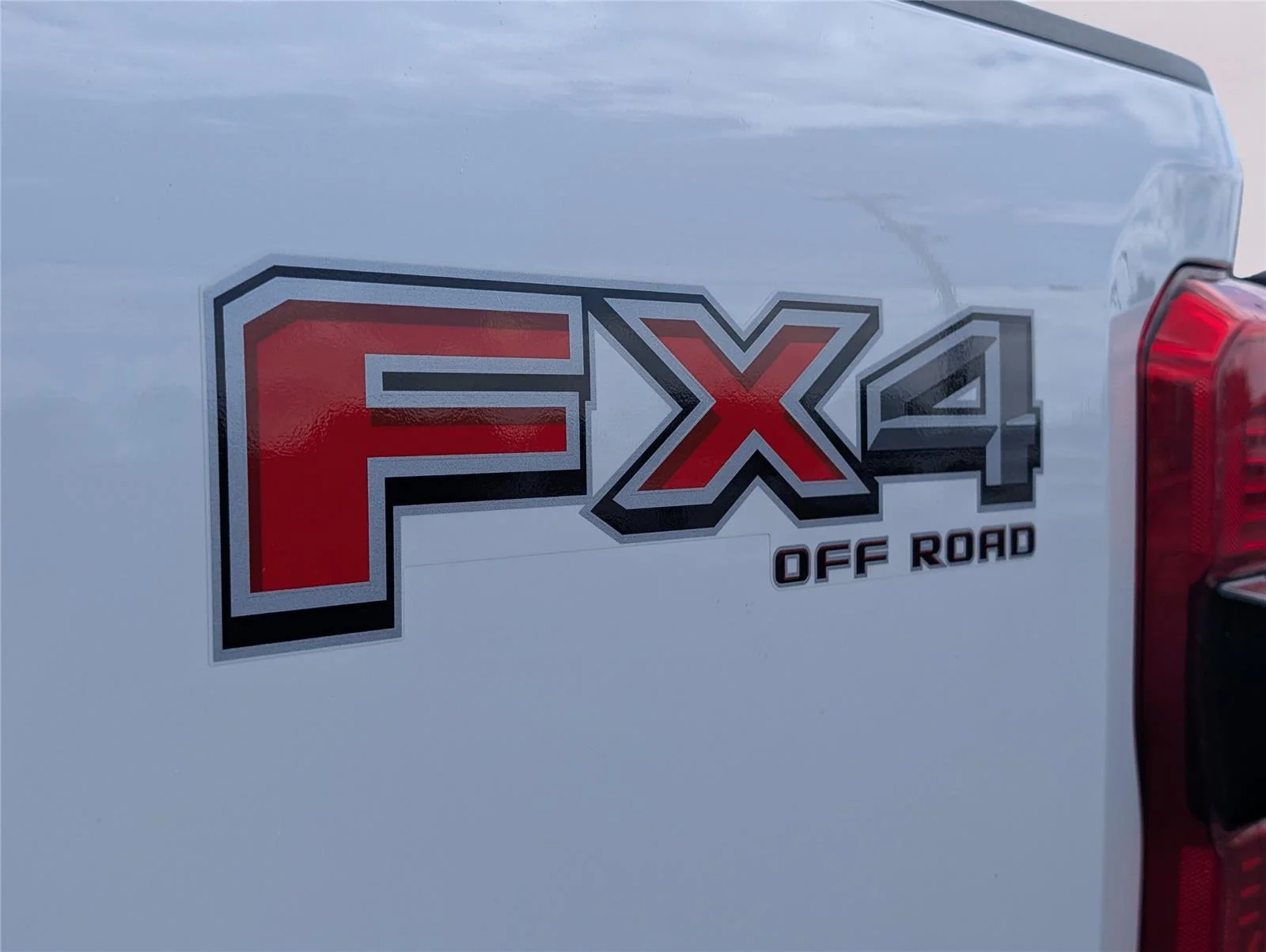 Used 2024 Star White Metallic Tri-Coat Ford Platinum image 38
