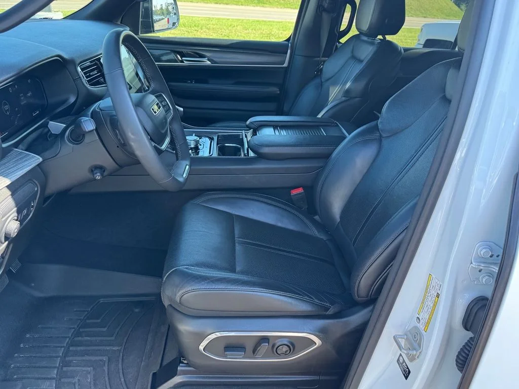 Used 2024 White Jeep Series III image 7