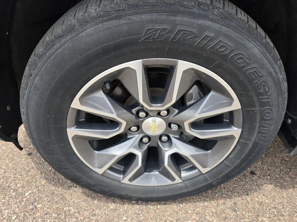 Used 2020 Shadow Gray Metallic Chevrolet LT image 9
