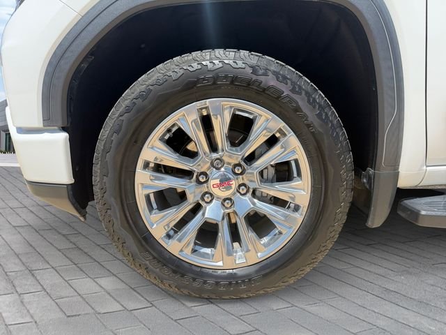 Used 2022 White GMC Denali image 9