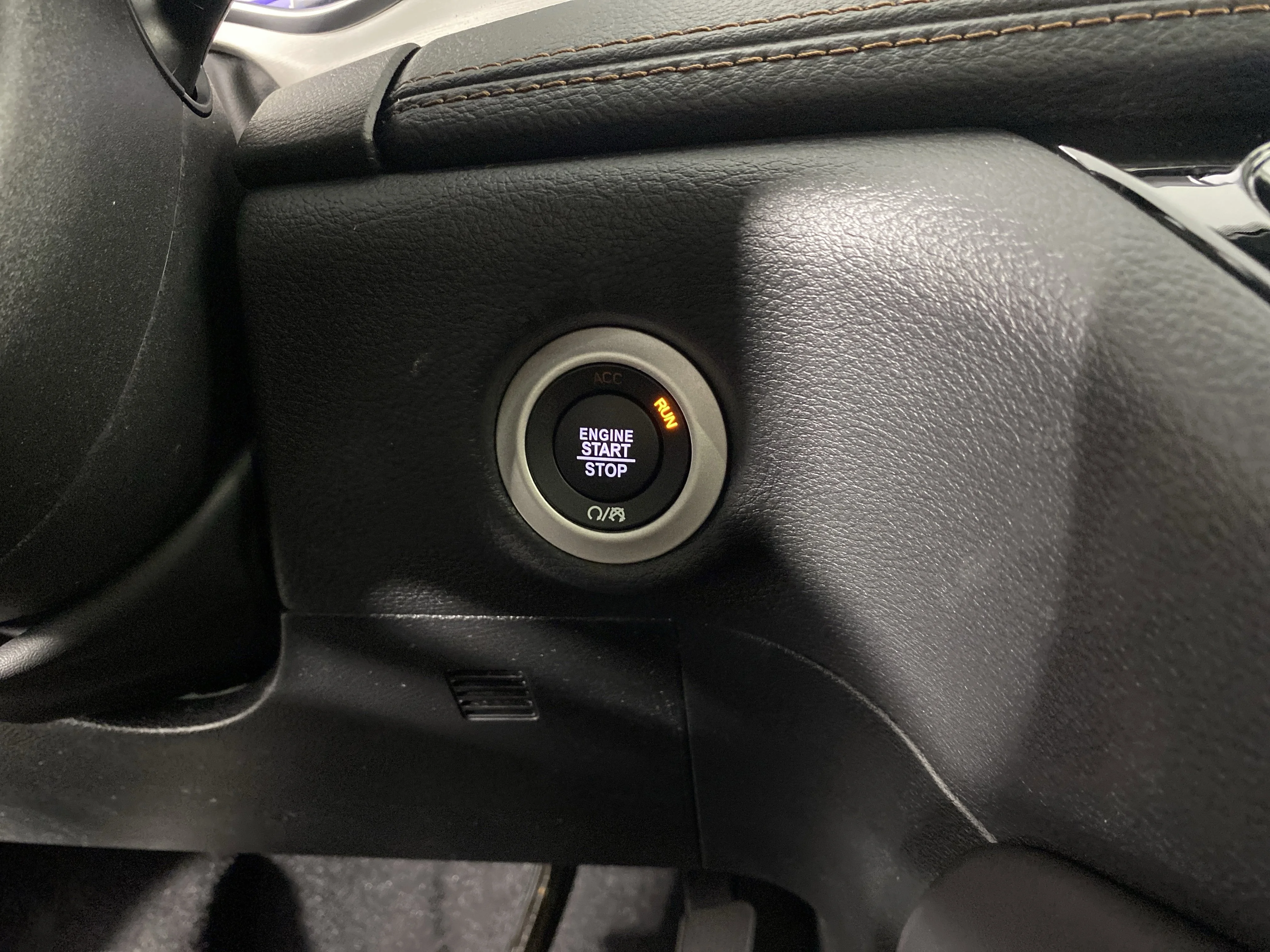 New 2026 Diamond Black Crystal Pearl-Coat Exterior Paint Chrysler Pinnacle image 22