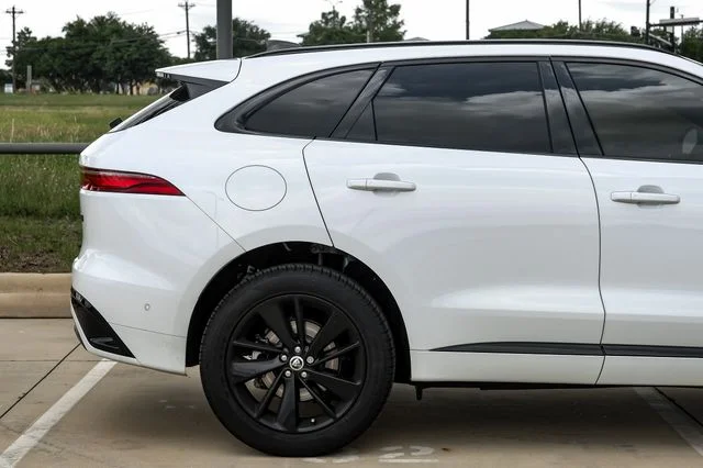 2026 Jaguar F-Pace R-Dynamic S - Photo 8