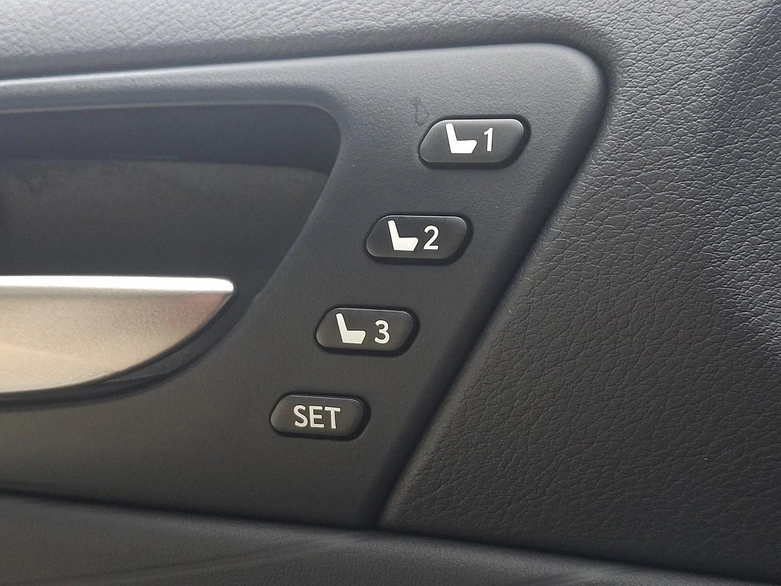 Certified Used 2025 CAVIAR Lexus  image 26