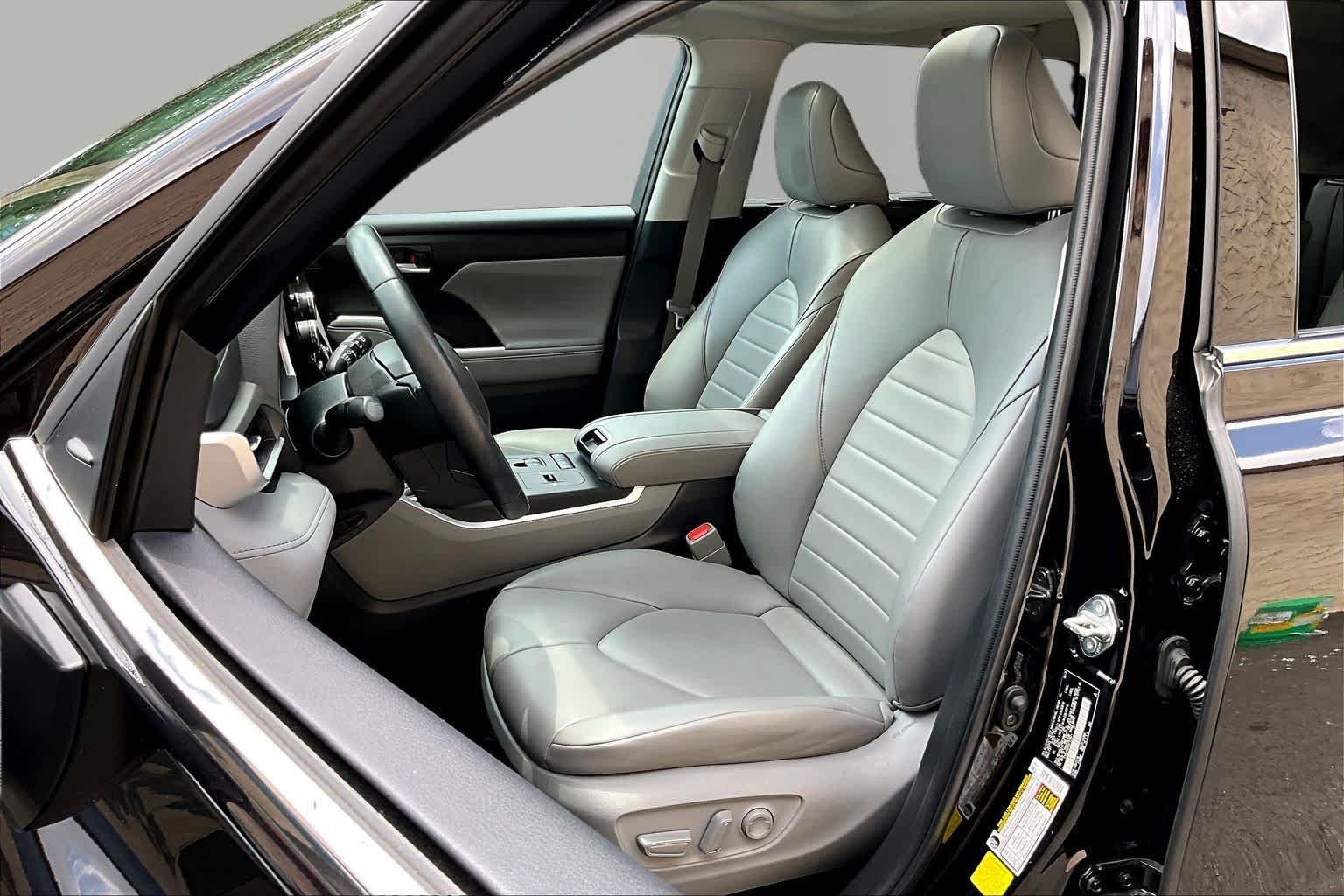 Used 2022 Opulent Amber Toyota XLE image 8