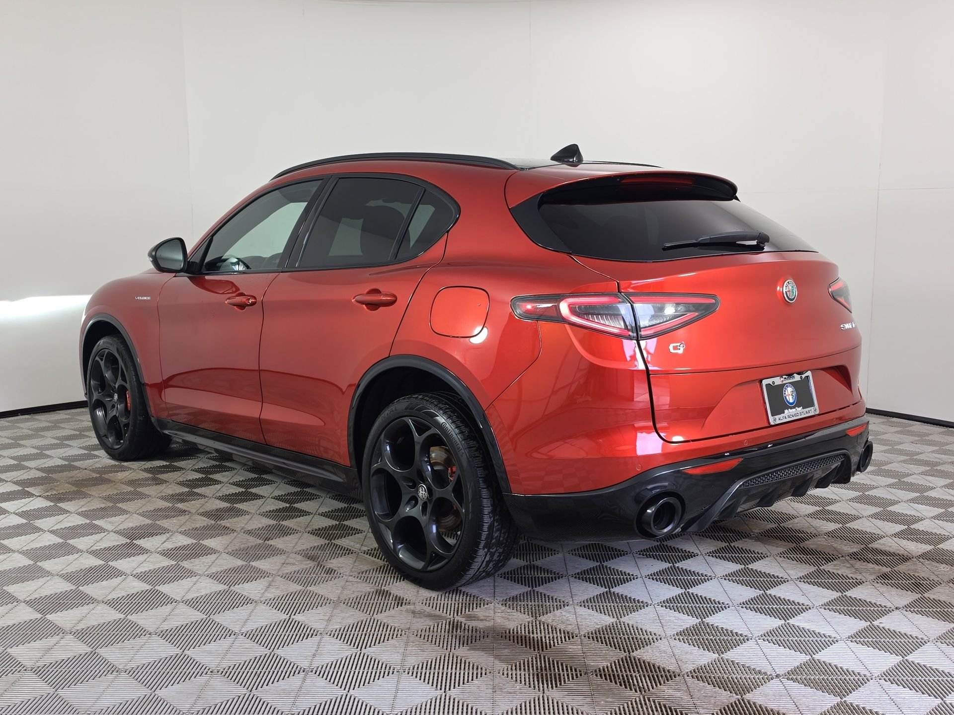 Used 2024 Red Alfa Romeo Veloce image 5