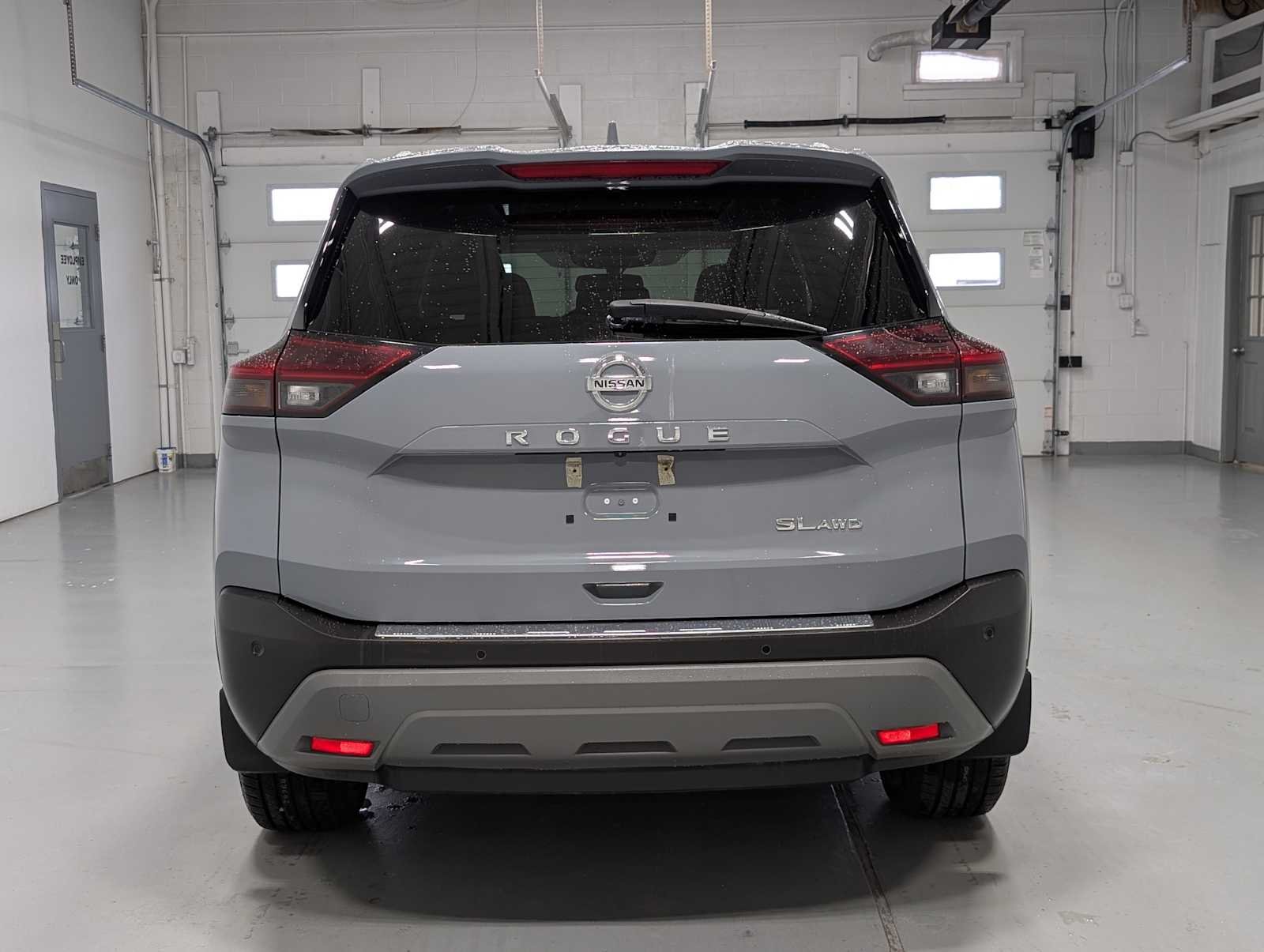 Used 2021 BOULDER GRAY PE Nissan SL image 9