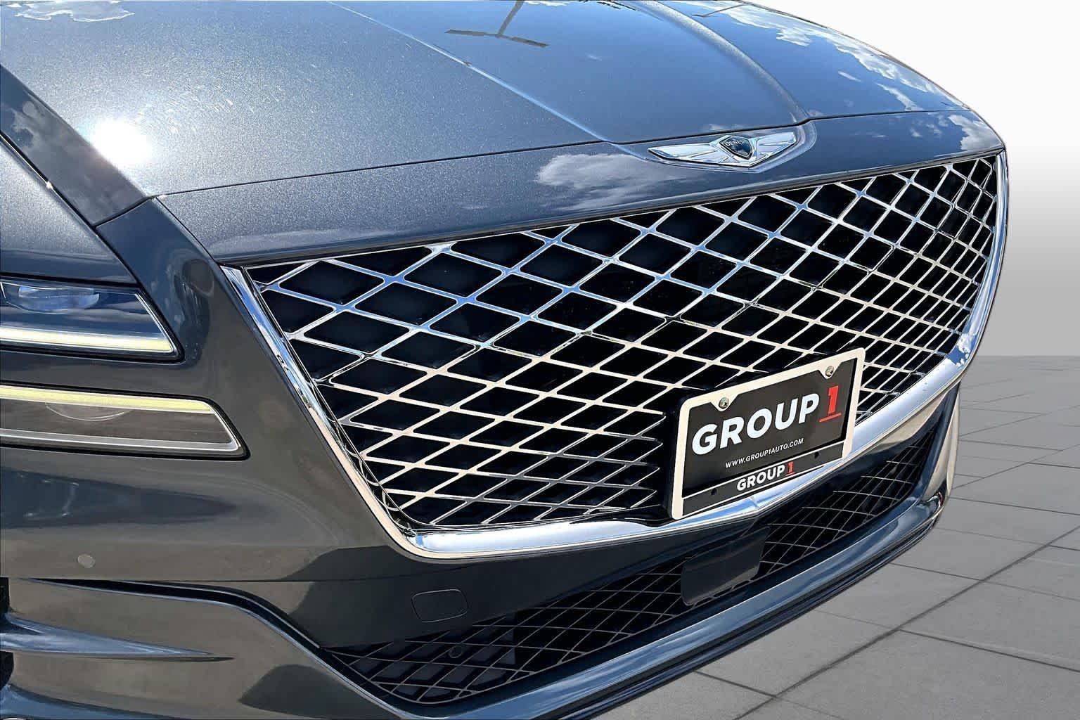 Used 2022 Himalayan Gray Genesis  image 28