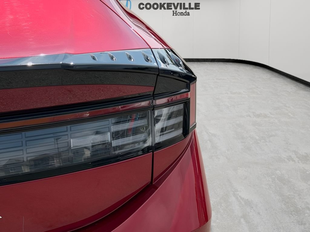 Used 2025 Ultimate red Hyundai SEL image 4