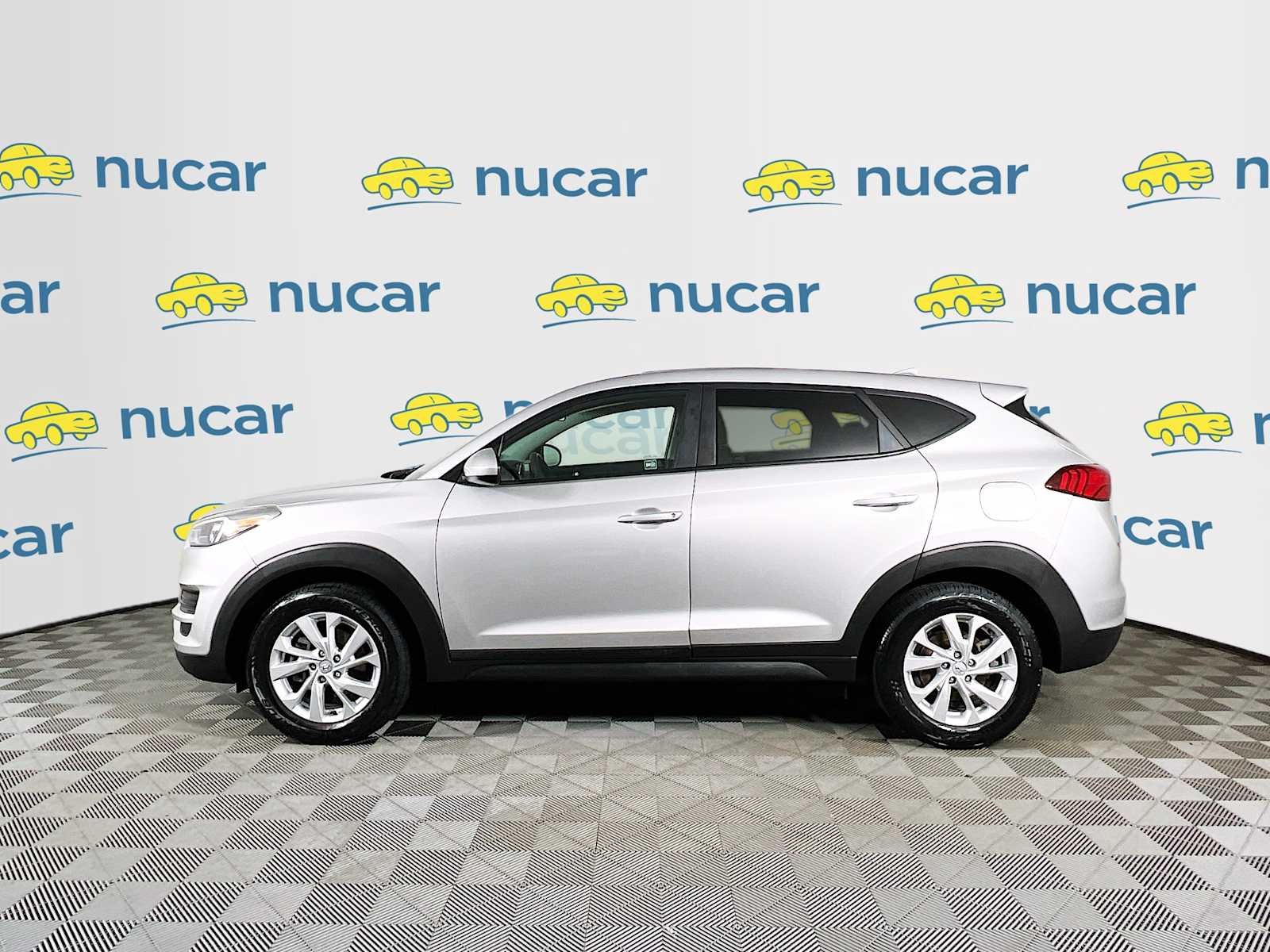 Used 2020 Stellar Silver Hyundai SE image 4