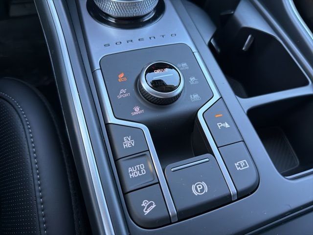 New 2026 Volcanic Sand Kia EX AWD image 23