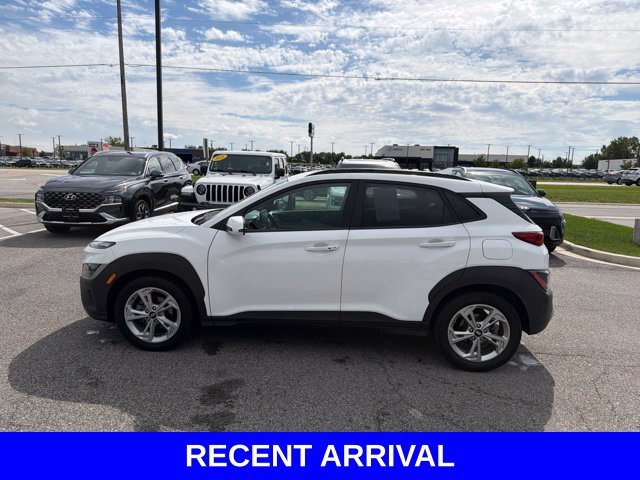 Used 2023 White Hyundai SEL image 16