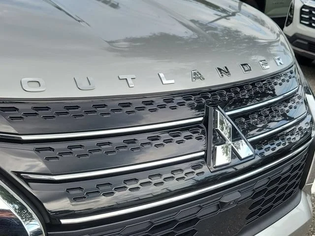 2024 Mitsubishi Outlander SE - Photo 7