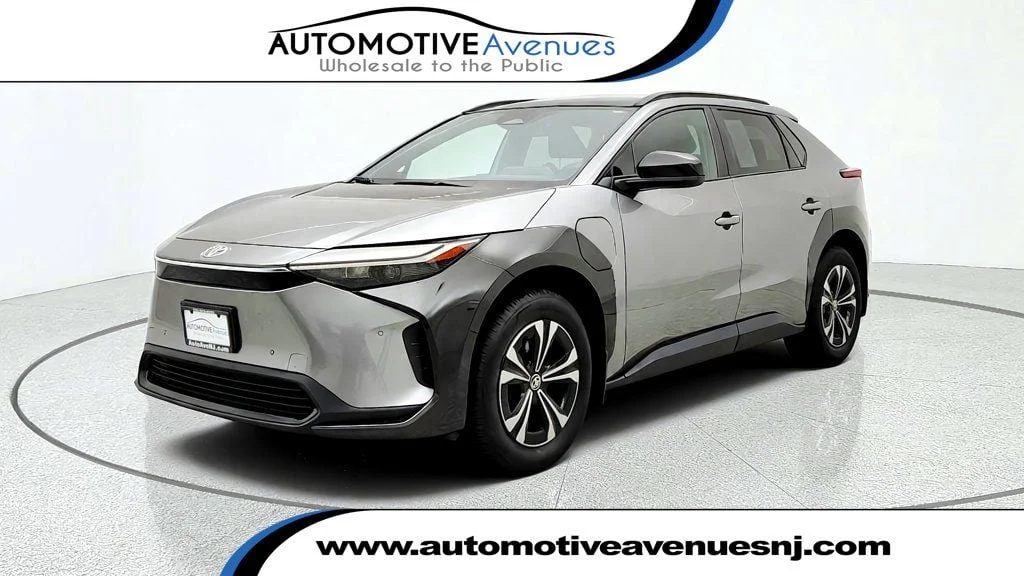 Used 2023 Heavy Metal Toyota XLE AWD w/ Weather Package image 1
