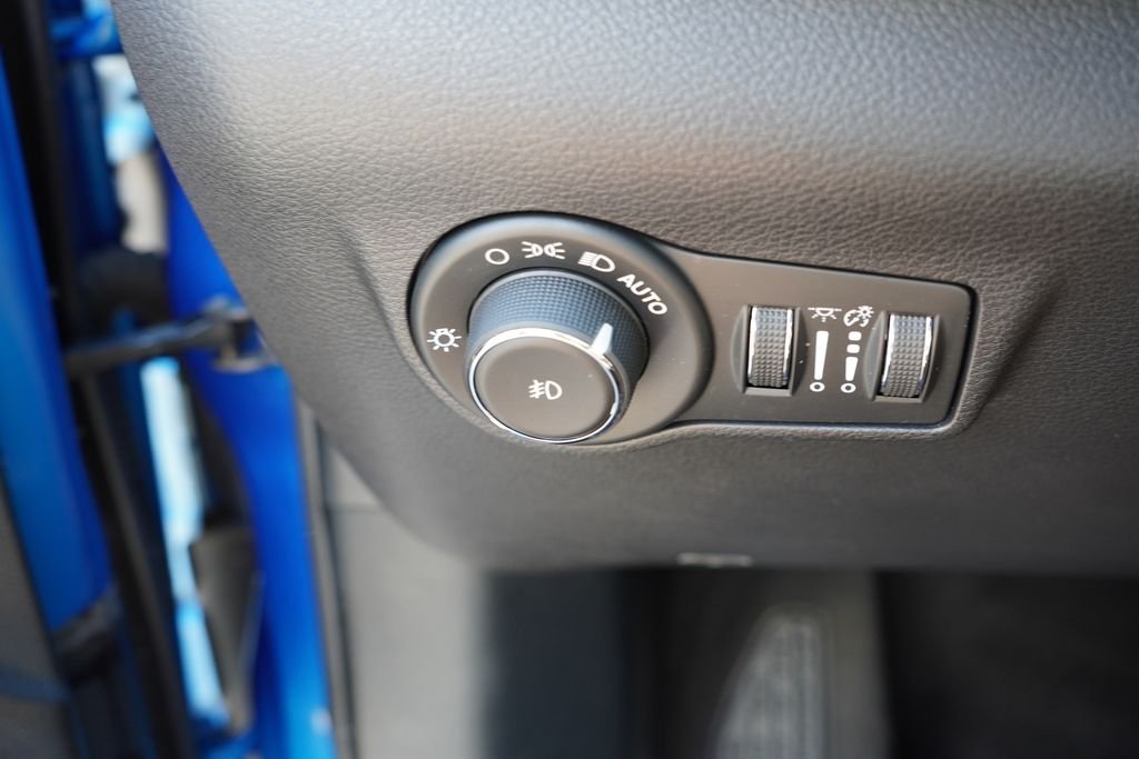 Certified Used 2024 Hydro Blue Pearlcoat Jeep Limited image 25