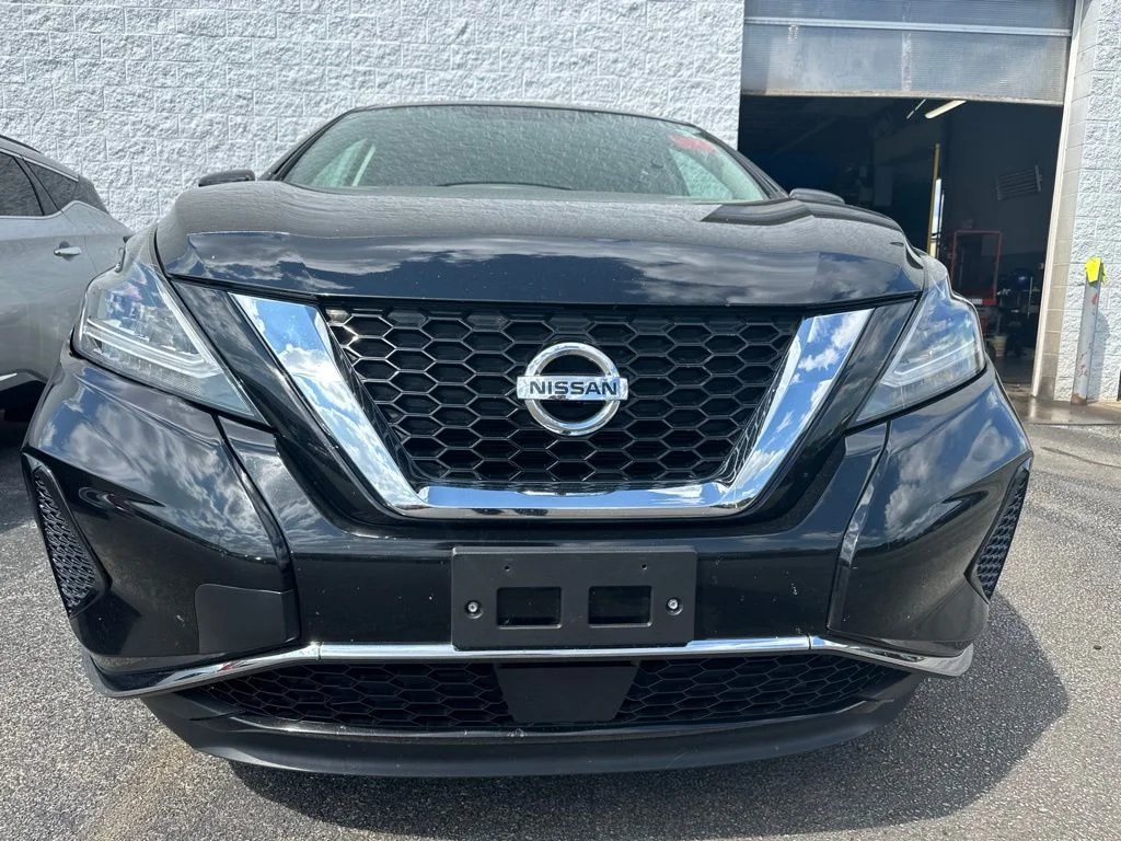 Used 2020 Black Nissan S image 3