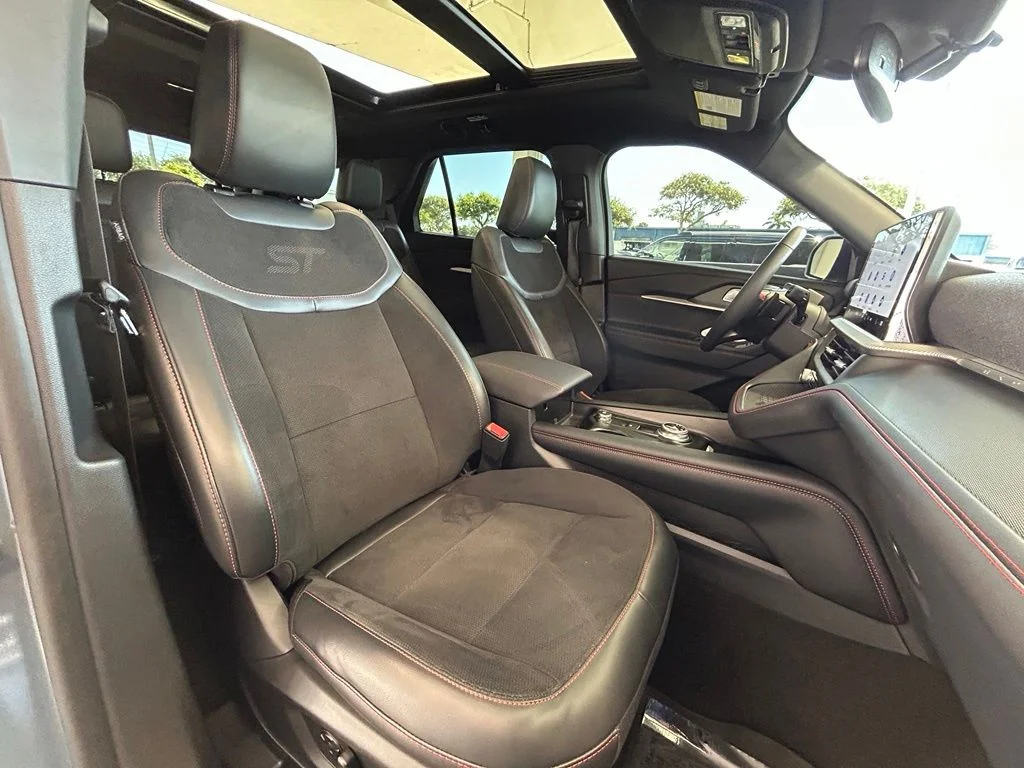 Certified Used 2025 Vapor Blue Ford ST image 29