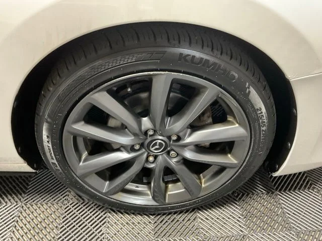 Used 2019 White Mazda Base image 41