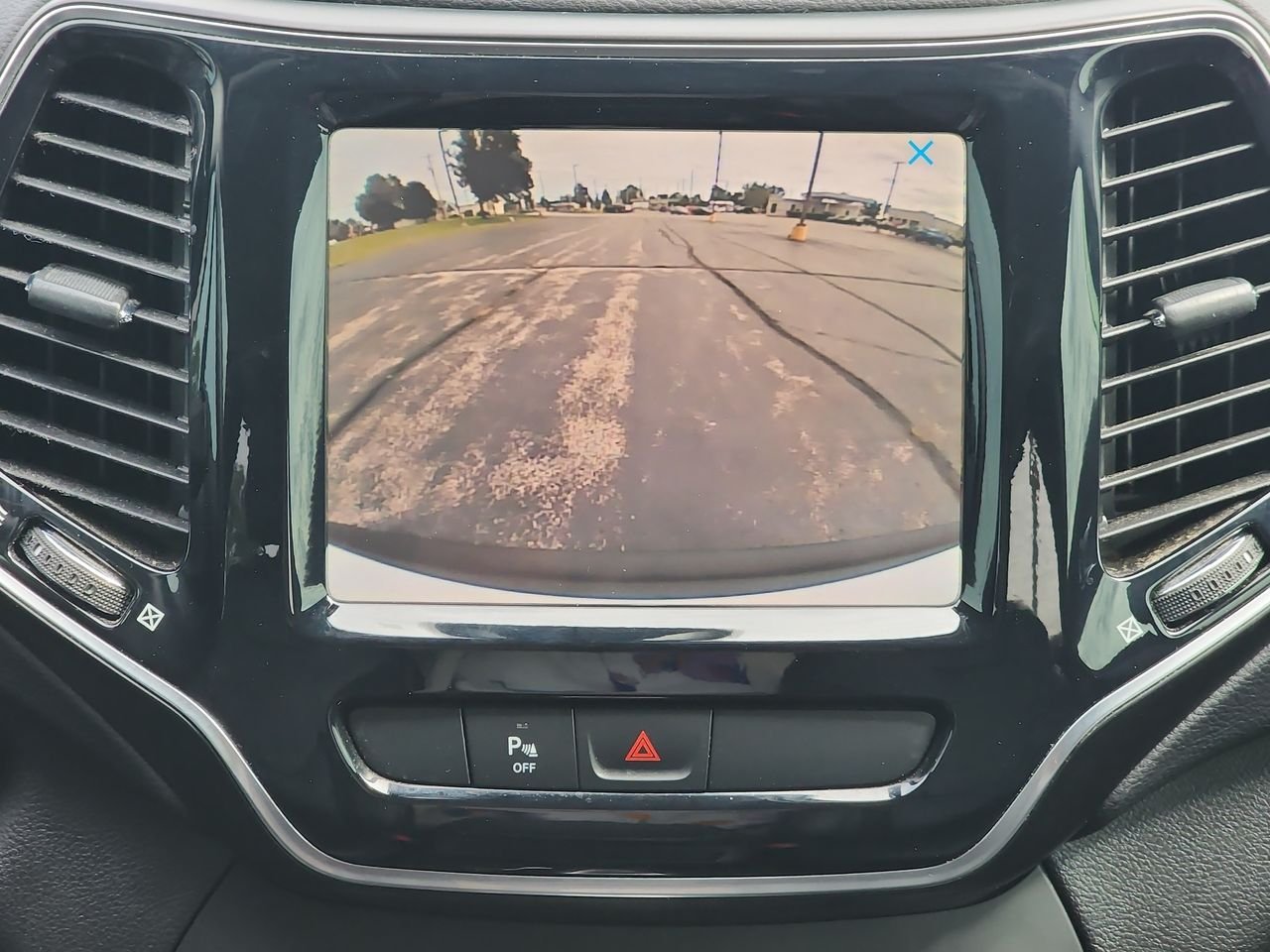 Used 2019 White Jeep Limited image 16