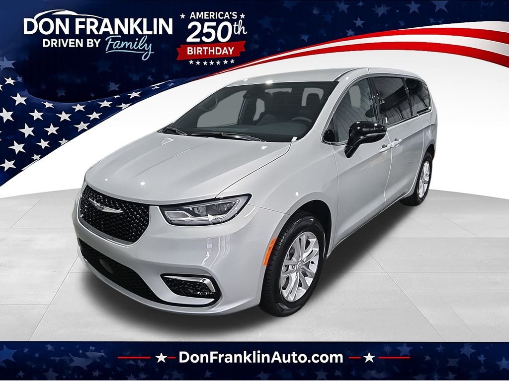 2026 Chrysler Pacifica Select AWD's photo