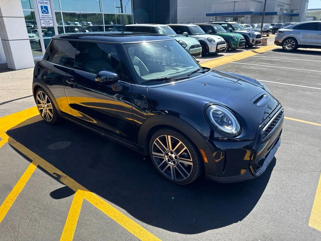 Certified Used 2023 MINI Yours Enigmatic Black met MINI Iconic image 4