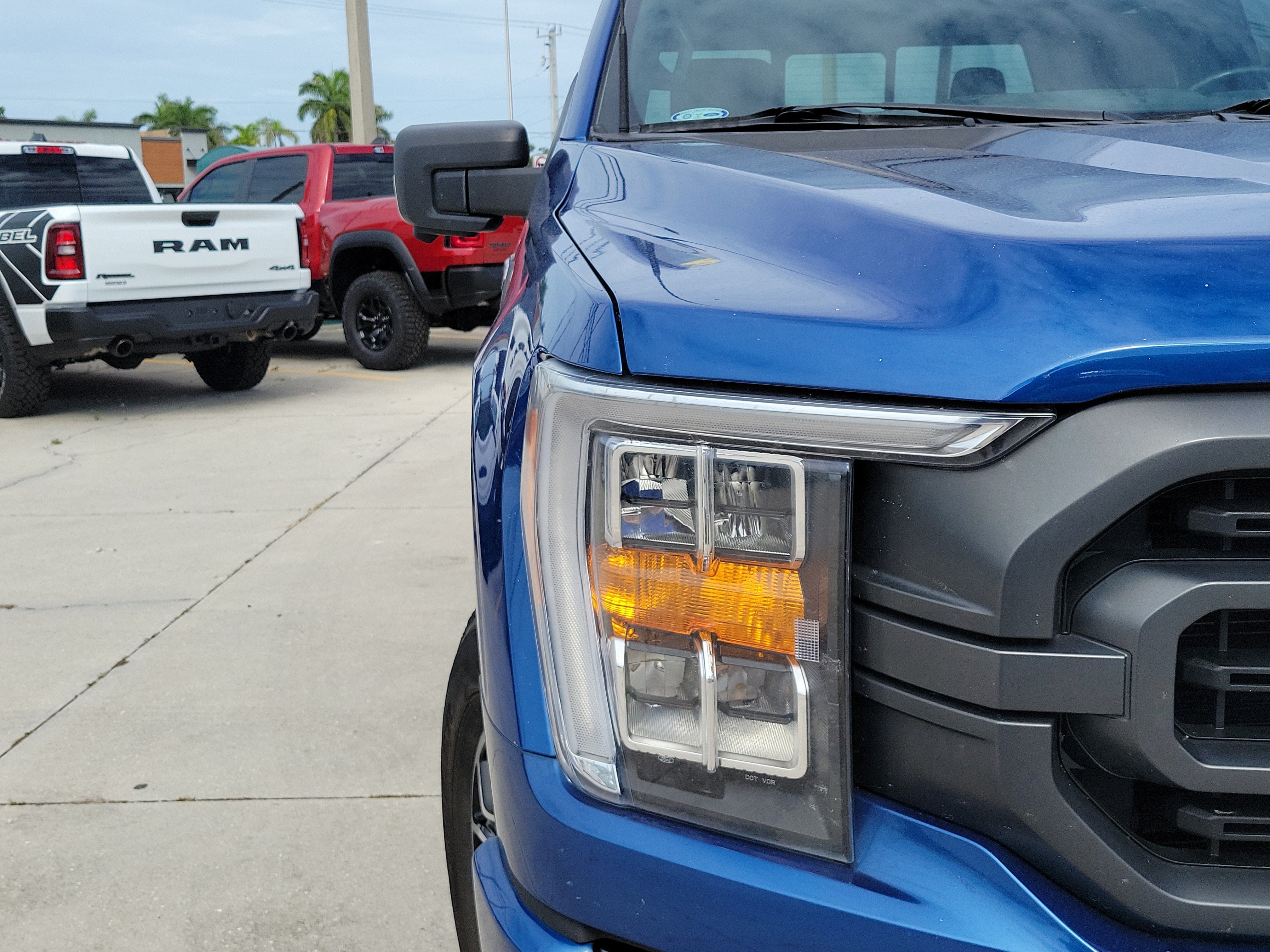 Used 2022 Blue Metallic Ford XLT image 7