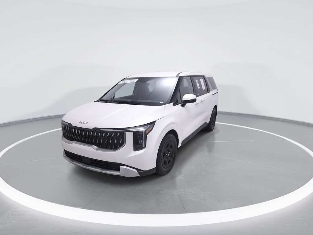 Used 2025 White Kia LXS image 2