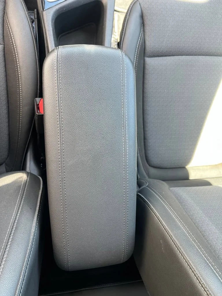 Used 2022 Summit White Buick Select image 16