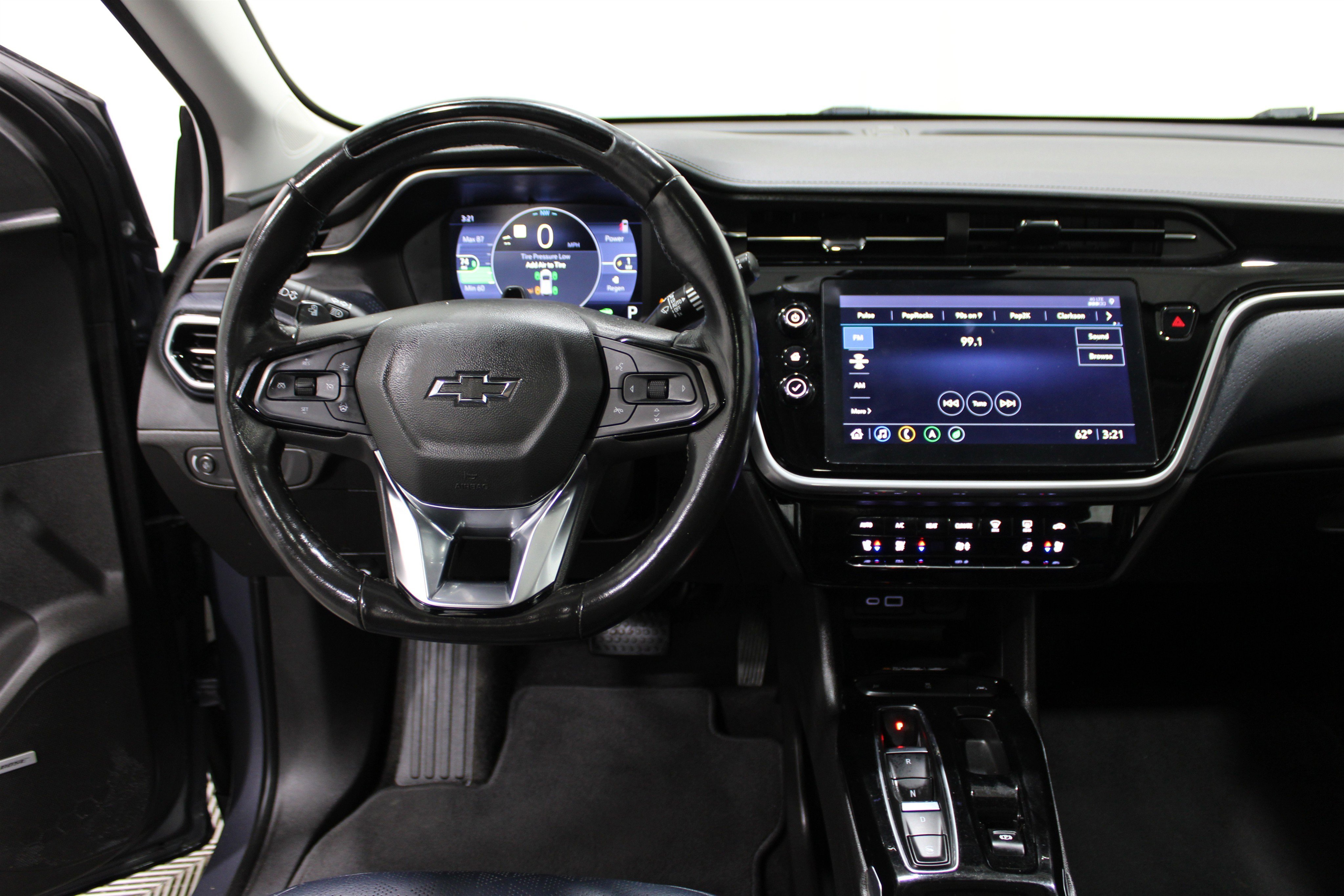 Used 2022 Chevrolet Bolt EUV Premier with VIN 1G1FZ6S07N4127336 for sale in Wichita, KS