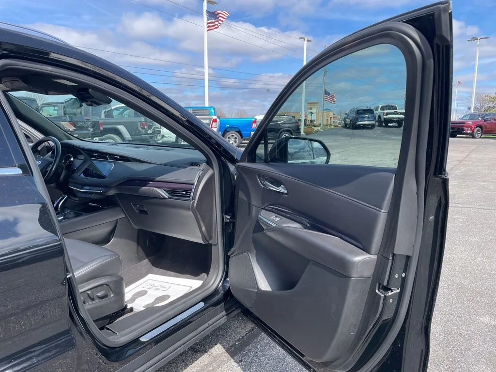 Used 2023 Black Cadillac Luxury image 37
