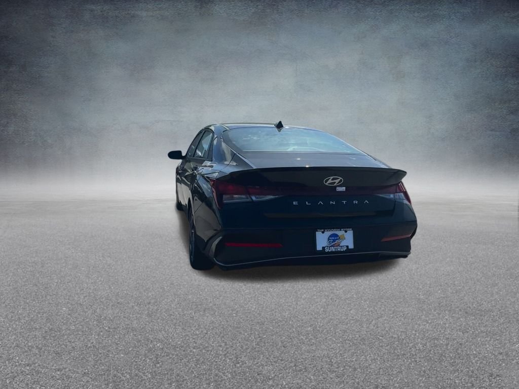 2025 Hyundai Elantra SEL - Photo 20