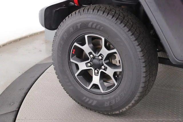 Used 2020 Red Jeep Unlimited Rubicon image 13