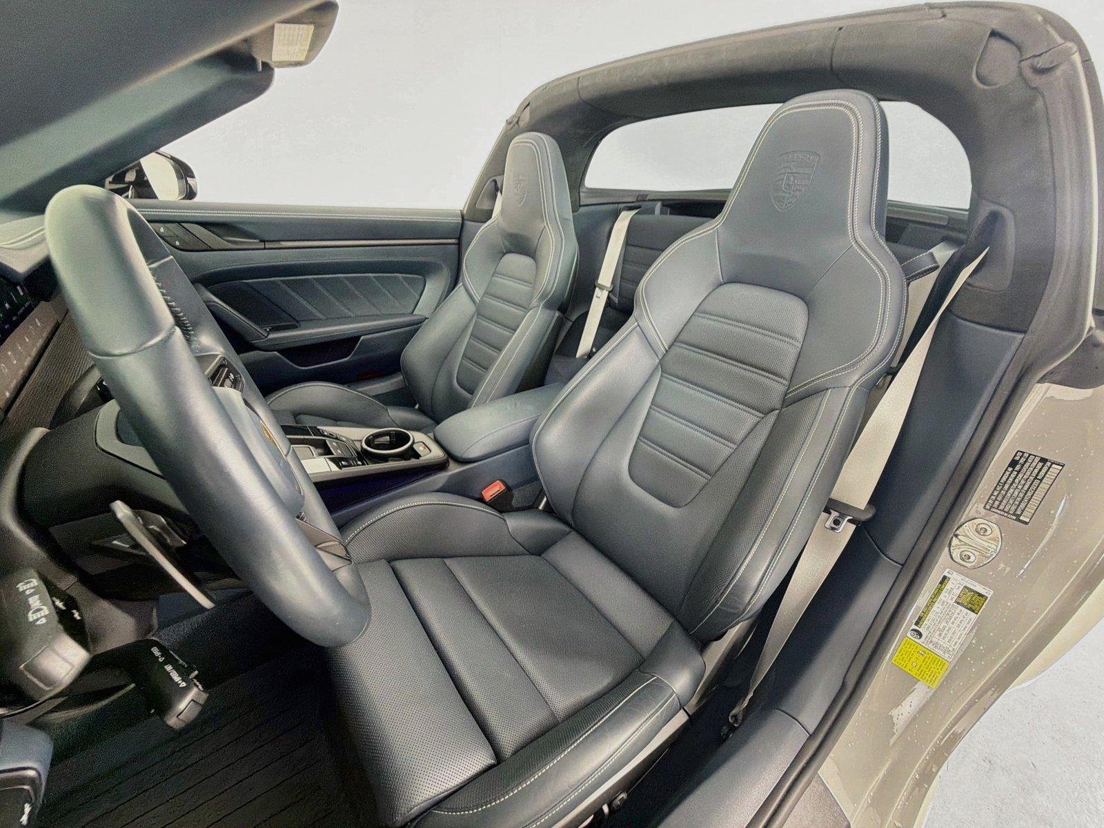 Used 2022 Chalk Porsche TARGA 4 GTS image 5