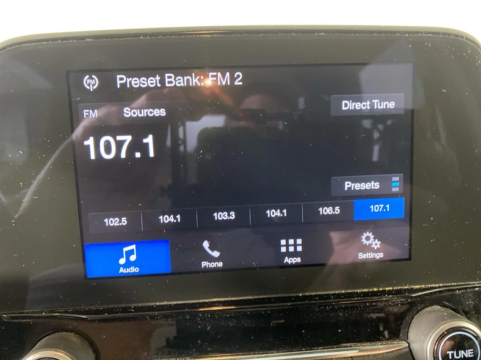 Used 2019 Diamond White Ford SE image 21