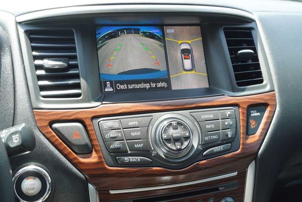 Used 2018 Silver Nissan Platinum image 28