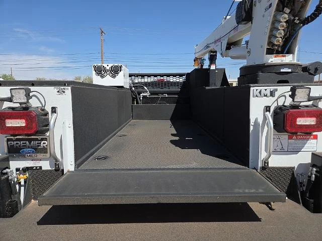 2024 Ford F-550 Super Duty Chassis Cab XL - Photo 43