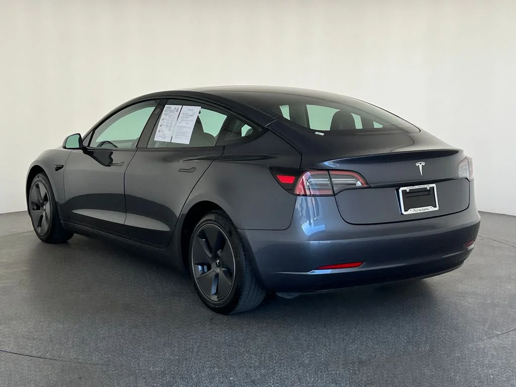 Used 2023  Tesla Base image 6