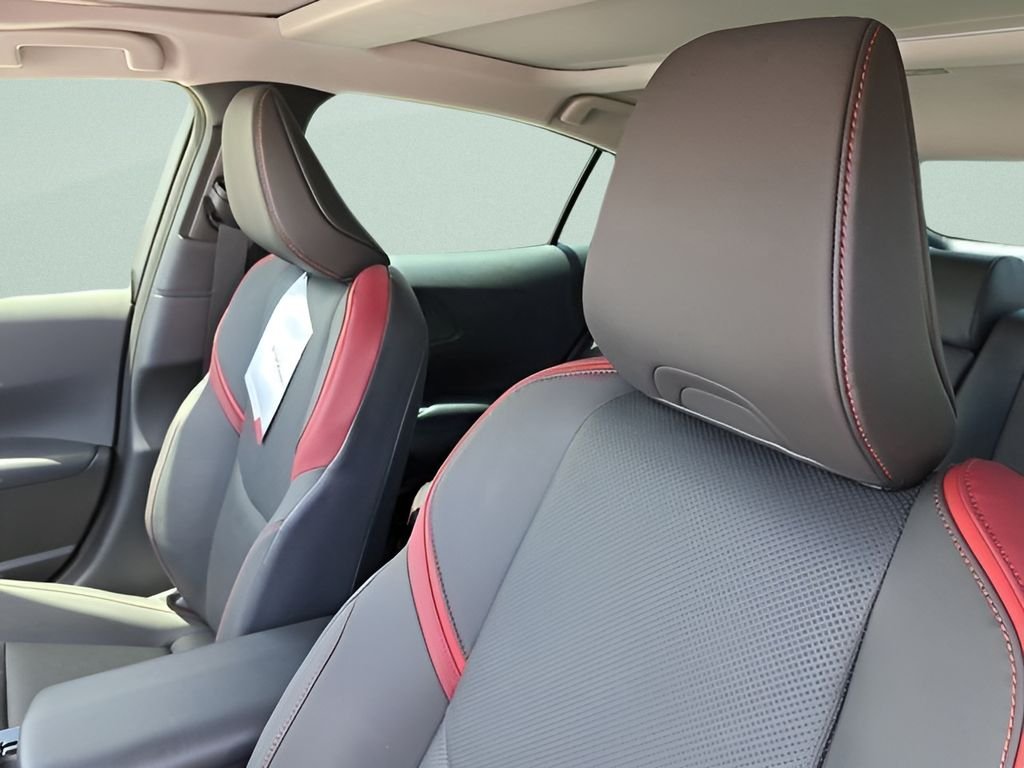 2025 Toyota Prius XSE - Photo 16