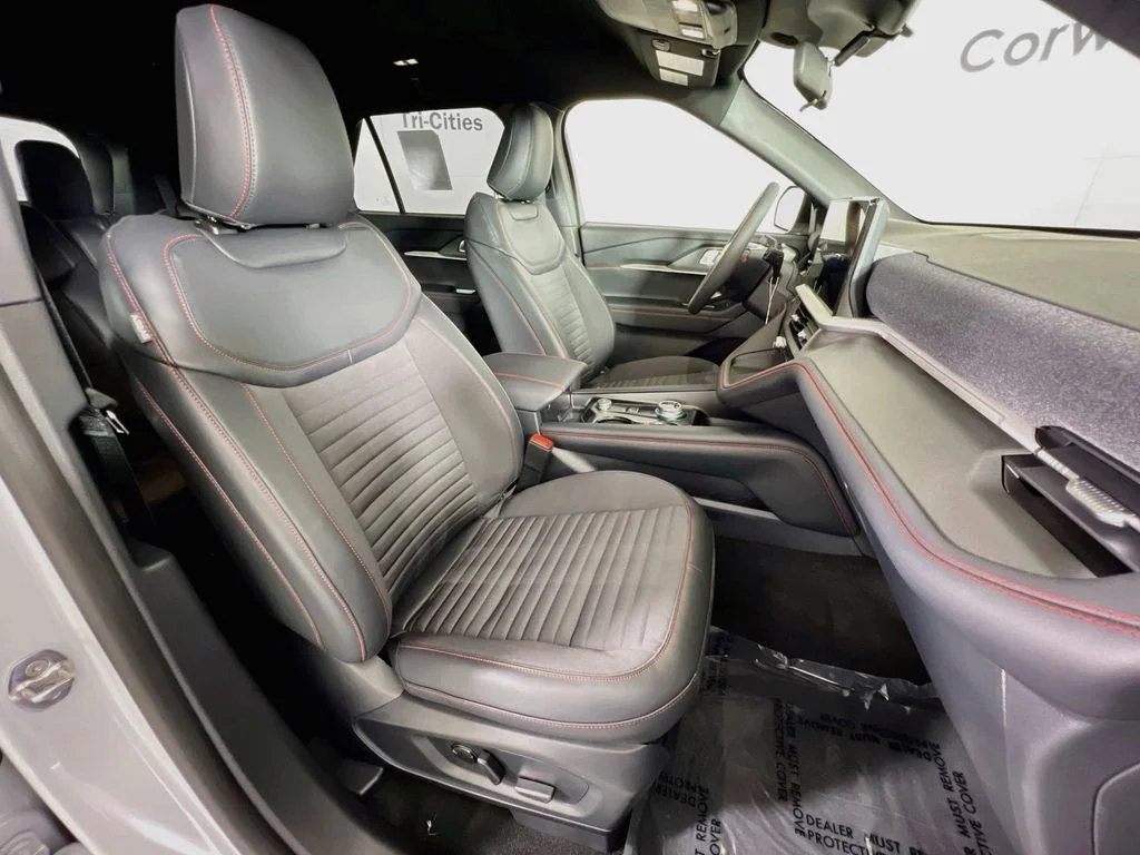 New 2026 Space White Metallic Ford ST-Line image 18